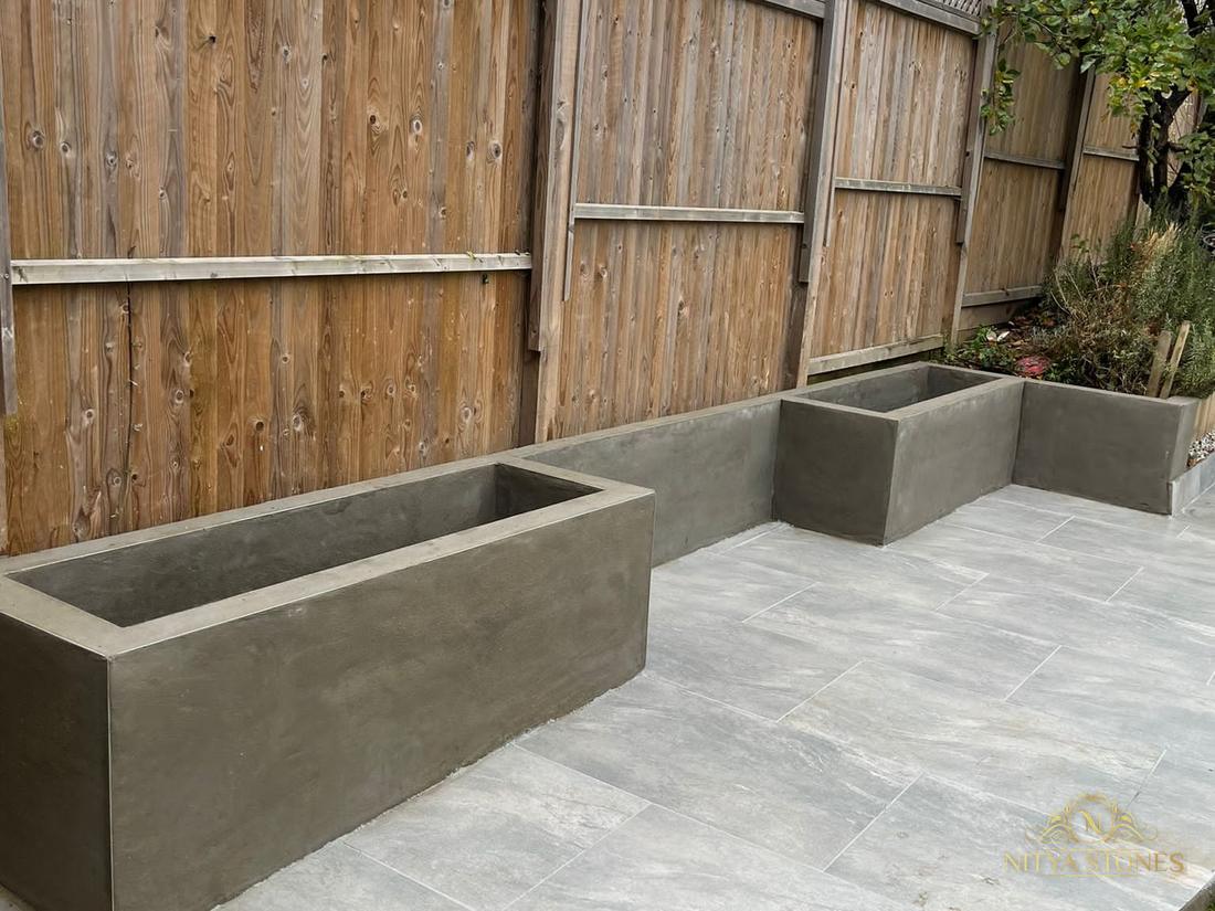 Grey porcelain with rendered planters