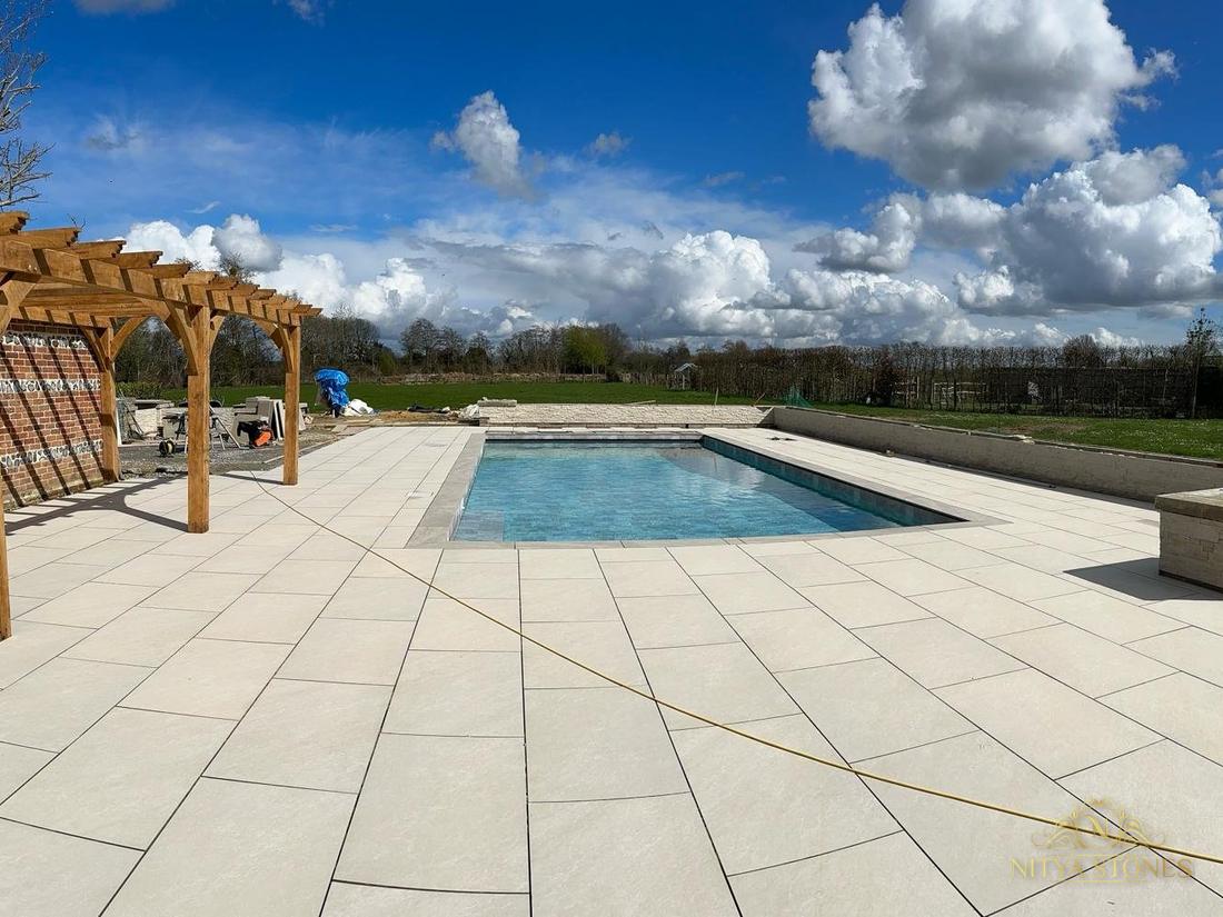 Poolside in porcelain